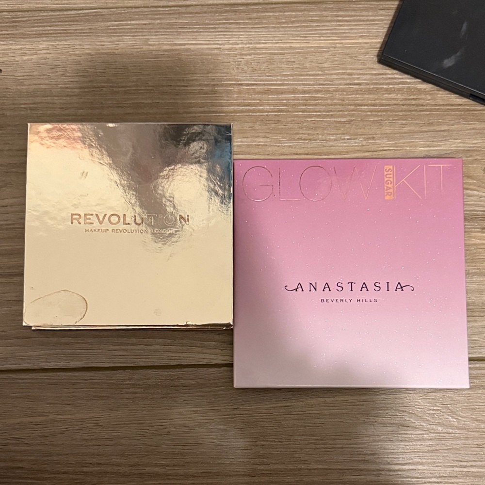 Anastasia Beverly Hills Glow Kit & Revolution Glow kit